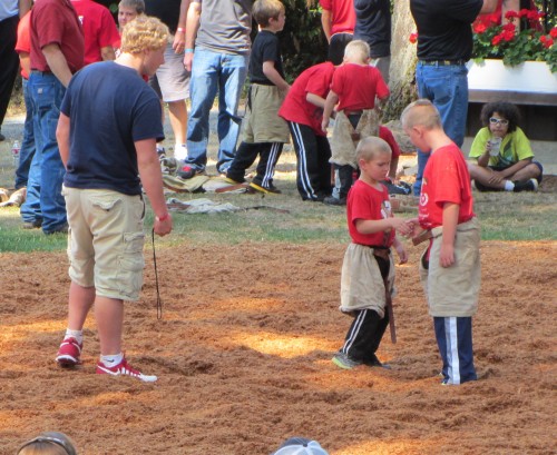 081013 small wrestlers